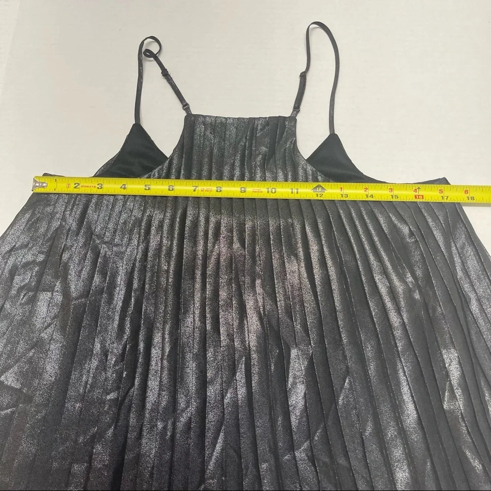 NWT Express Trapeze Cami Tank Top Glittering Metallic Pleated Gray Sz M